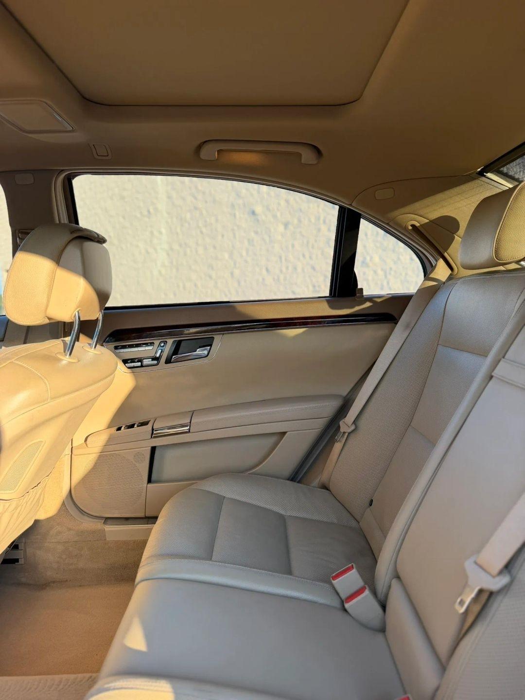 Mercedes-Benz S-Class 4dr Sdn S 550 4MATIC 2013