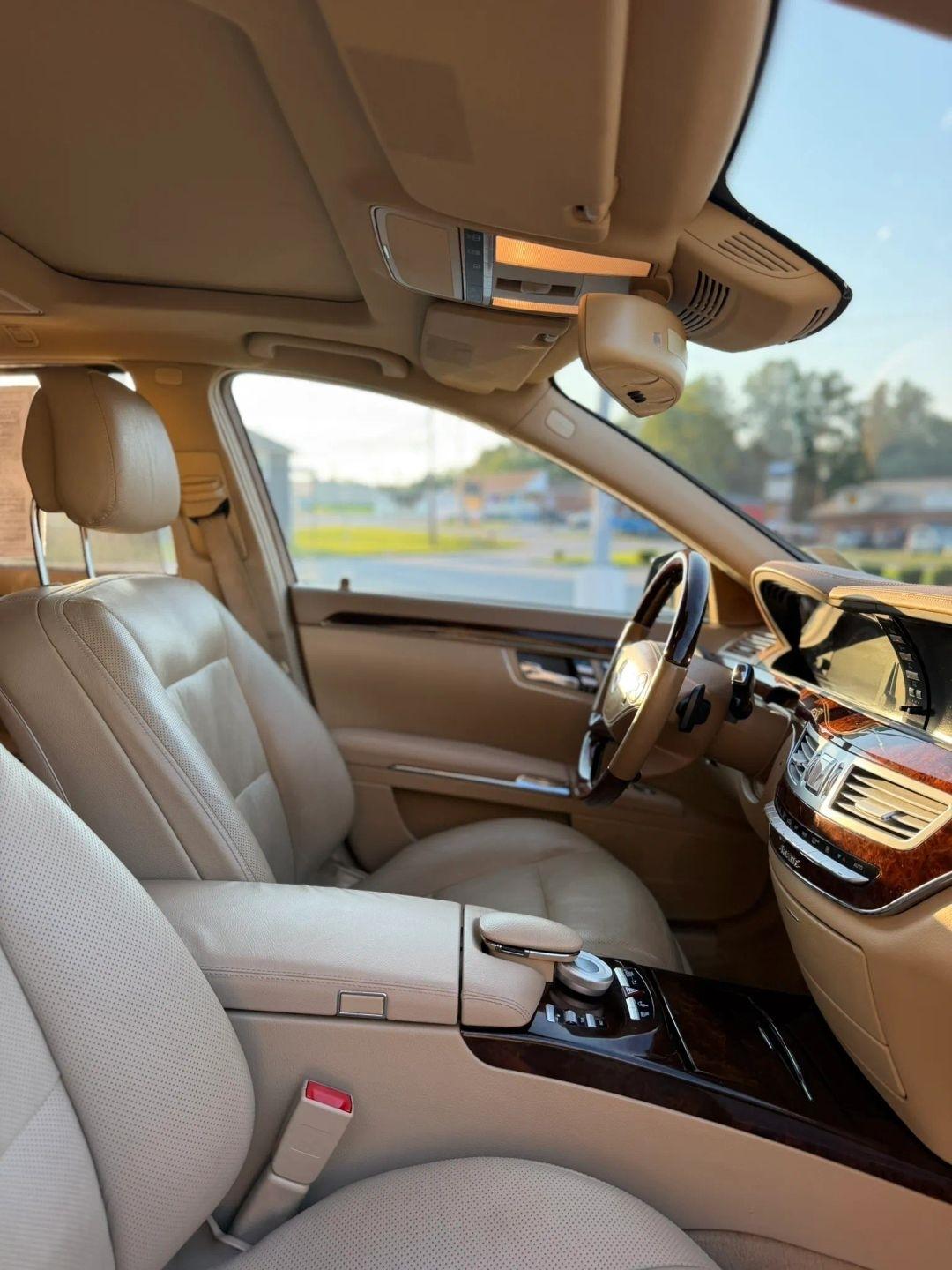 Mercedes-Benz S-Class 4dr Sdn S 550 4MATIC 2013