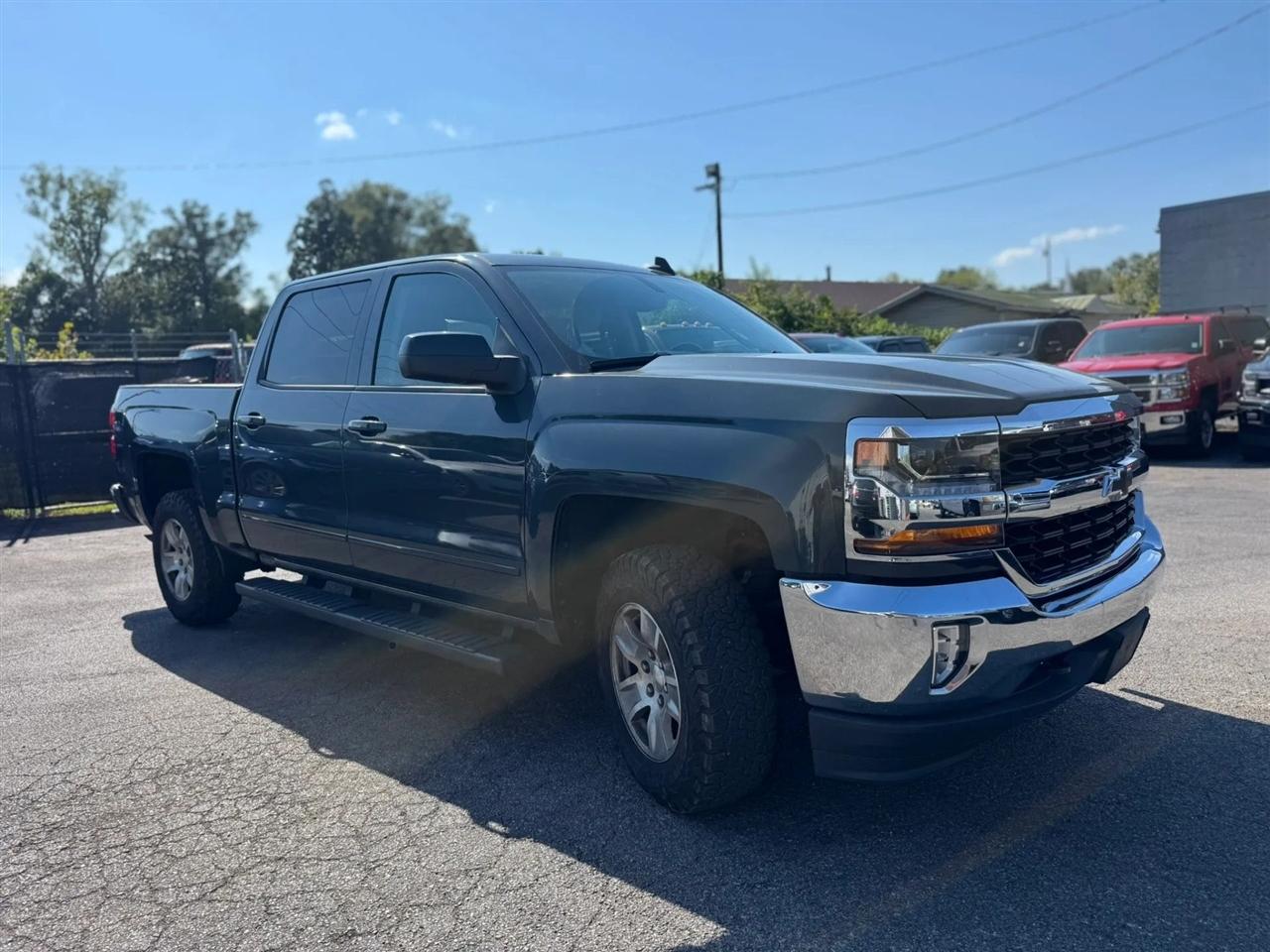 Chevrolet Silverado 1500 4WD Crew Cab 143.5" LT w/1LT 2018