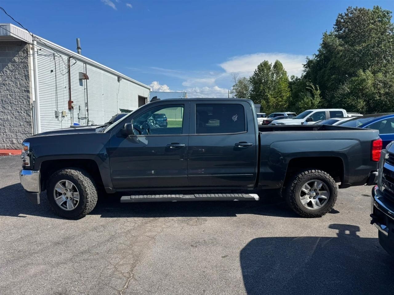 Chevrolet Silverado 1500 4WD Crew Cab 143.5" LT w/1LT 2018