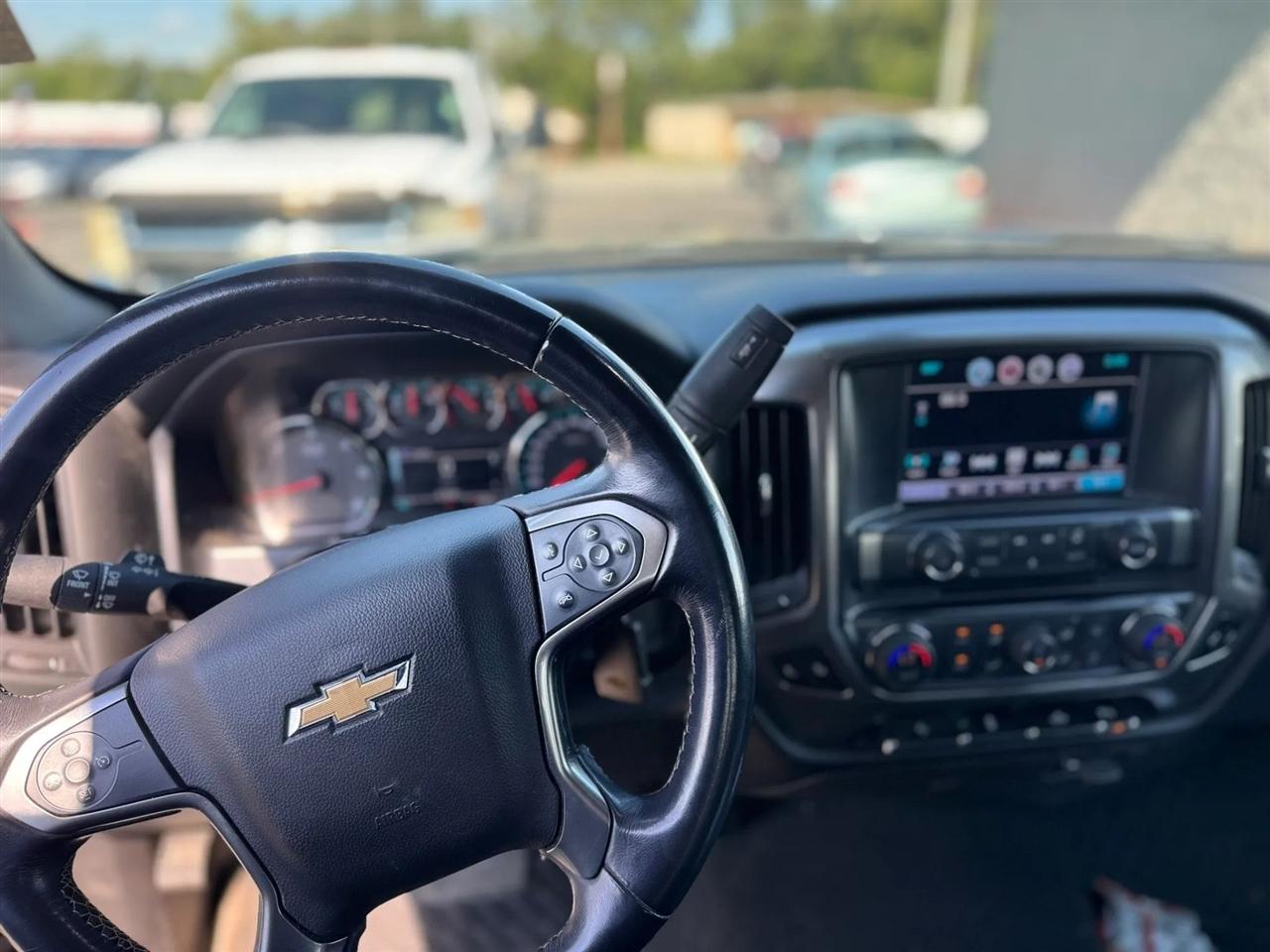 Chevrolet Silverado 1500 4WD Crew Cab 143.5" LT w/1LT 2018