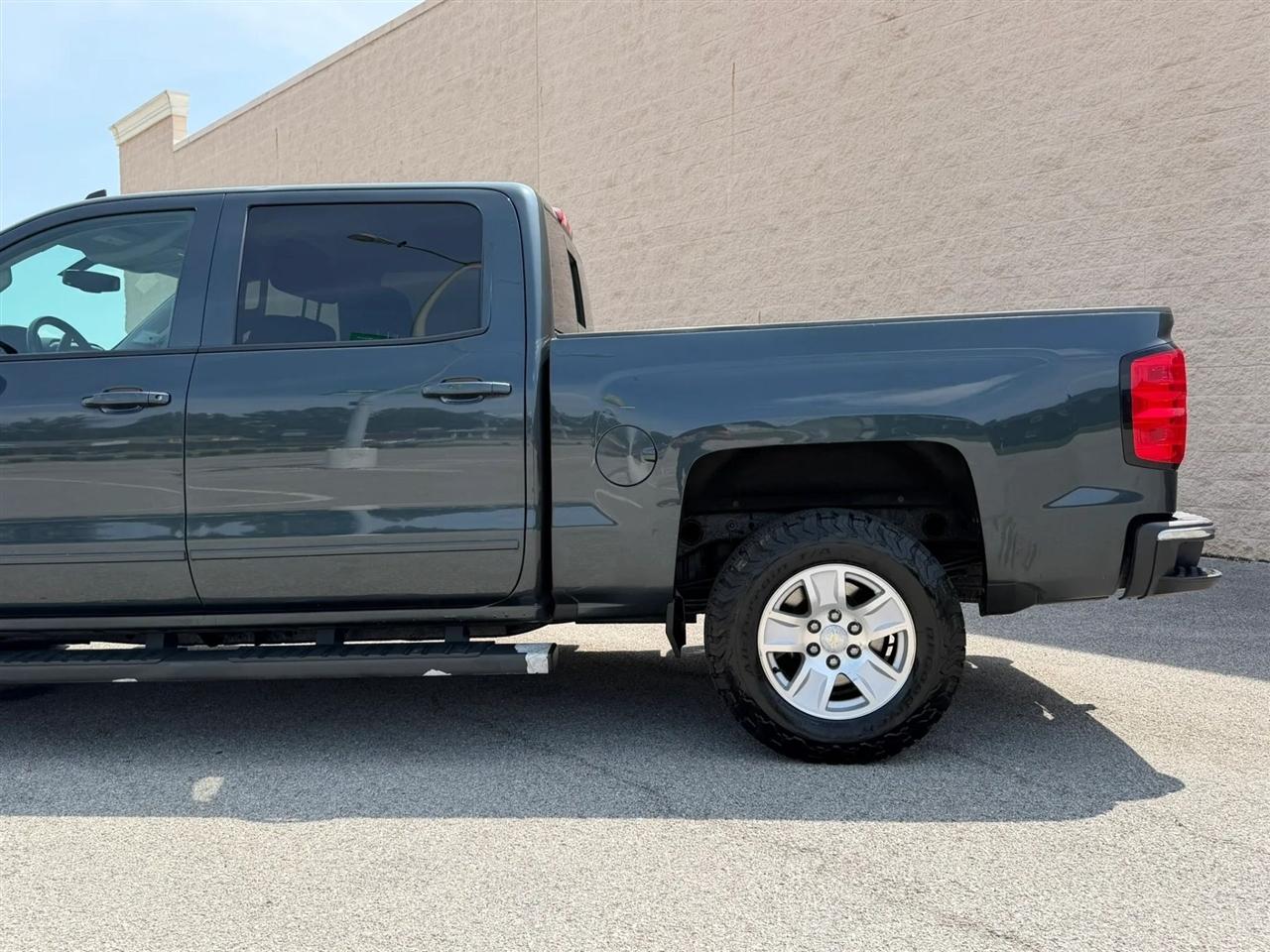 Chevrolet Silverado 1500 4WD Crew Cab 143.5" LT w/1LT 2018