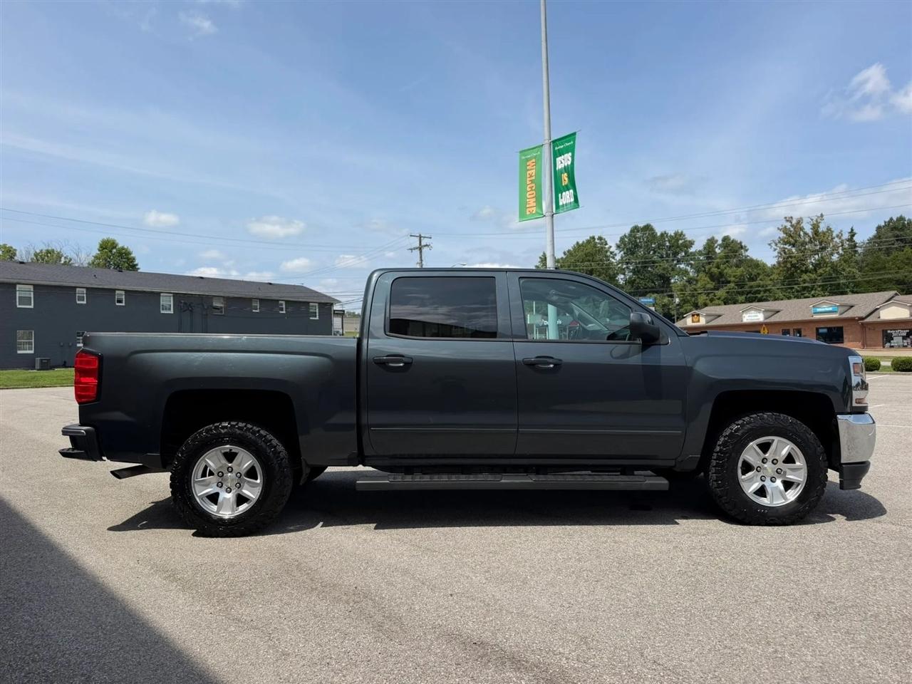 Chevrolet Silverado 1500 4WD Crew Cab 143.5" LT w/1LT 2018