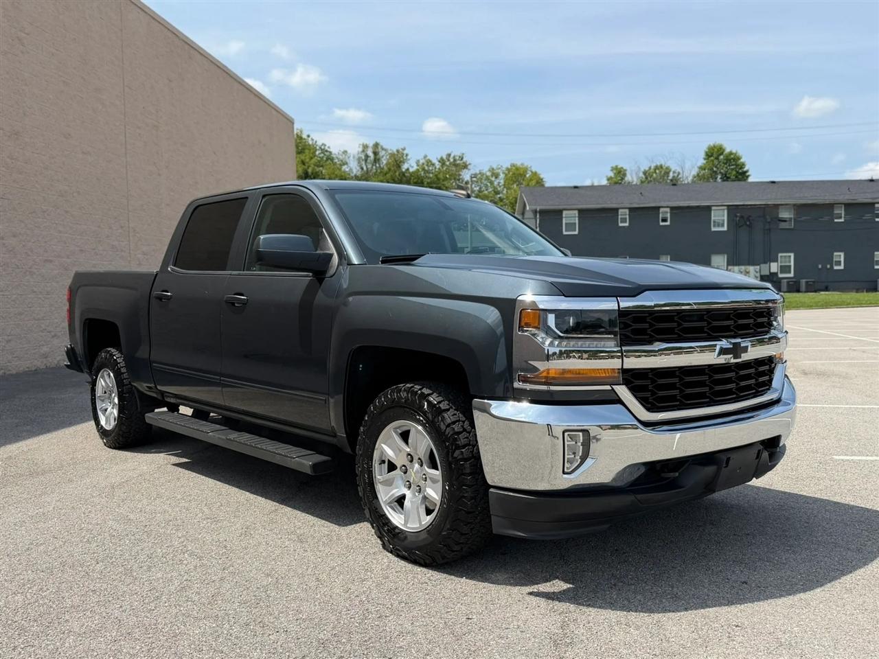 Chevrolet Silverado 1500 4WD Crew Cab 143.5" LT w/1LT 2018
