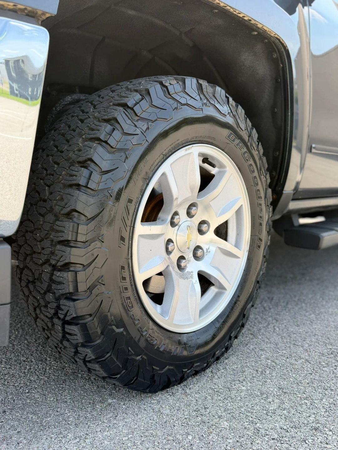 Chevrolet Silverado 1500 4WD Crew Cab 143.5" LT w/1LT 2018
