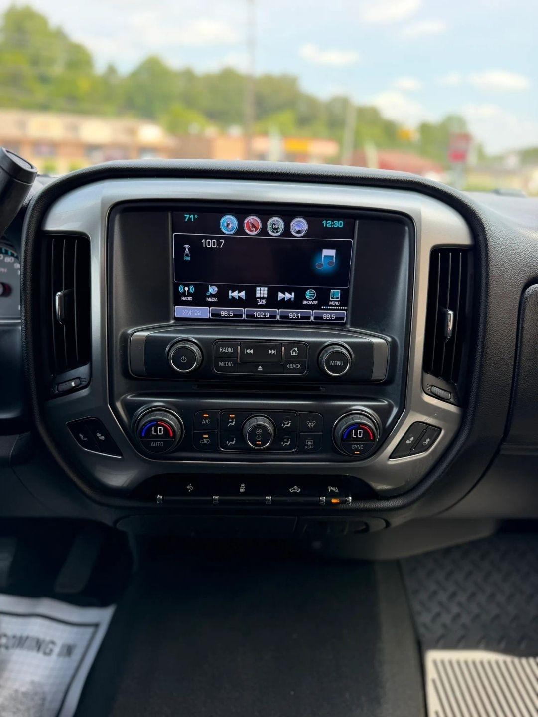 Chevrolet Silverado 1500 4WD Crew Cab 143.5" LT w/1LT 2018