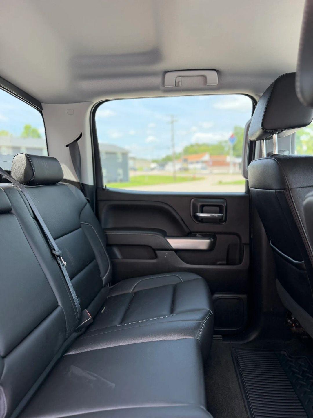 Chevrolet Silverado 1500 4WD Crew Cab 143.5" LT w/1LT 2018