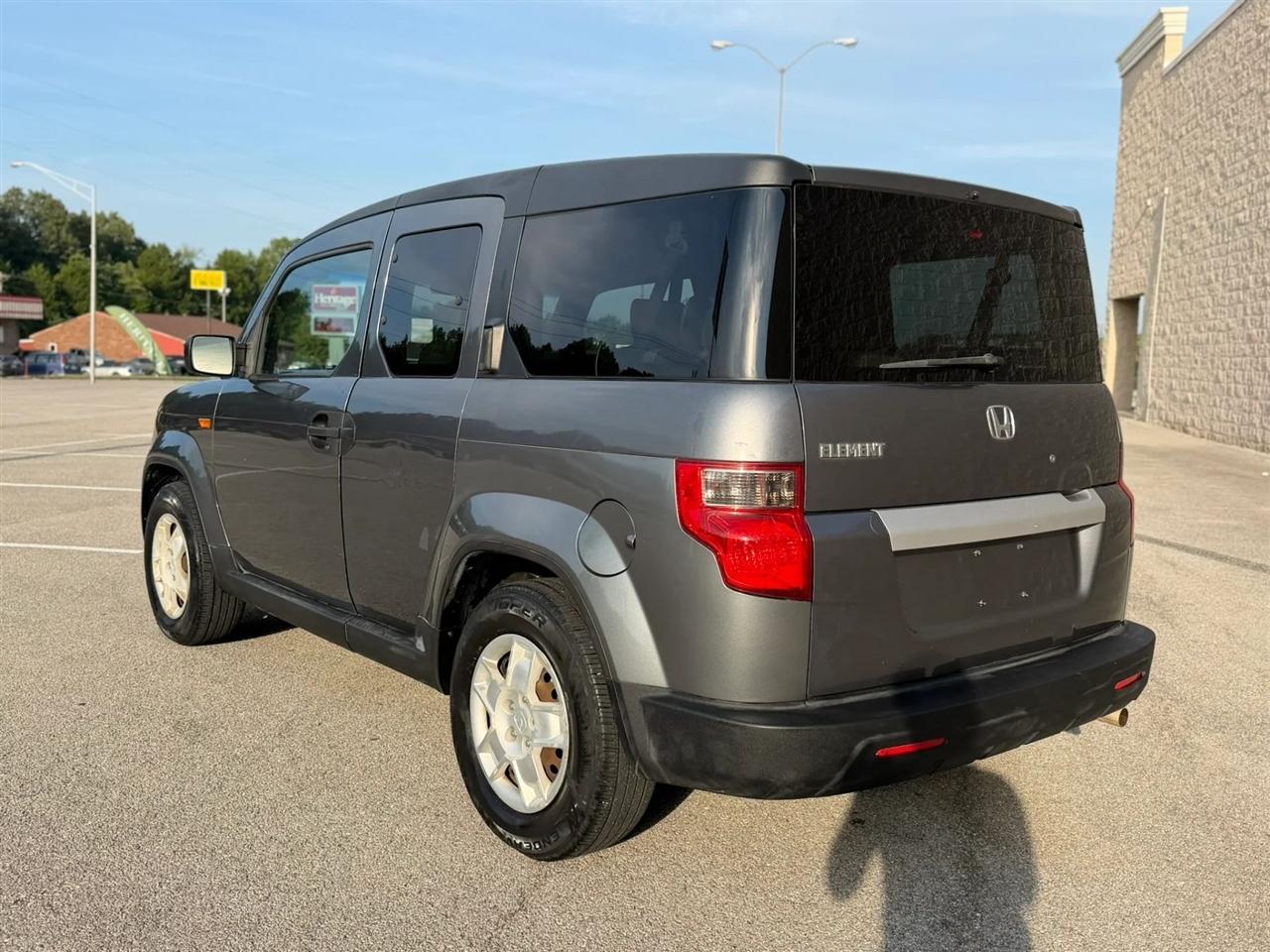 Honda Element 2WD 5dr Auto LX 2009