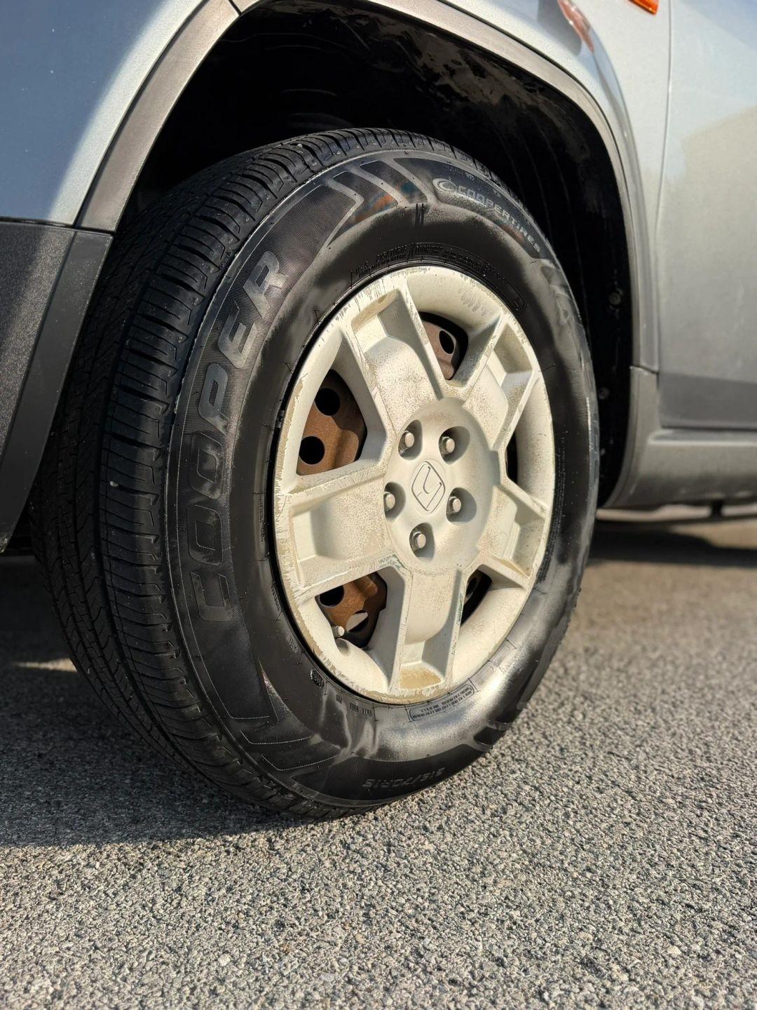 Honda Element 2WD 5dr Auto LX 2009