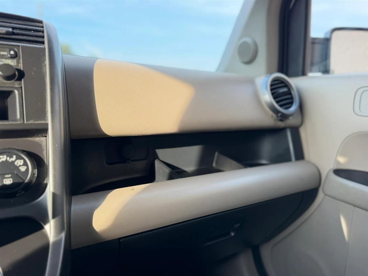Honda Element 2WD 5dr Auto LX 2009