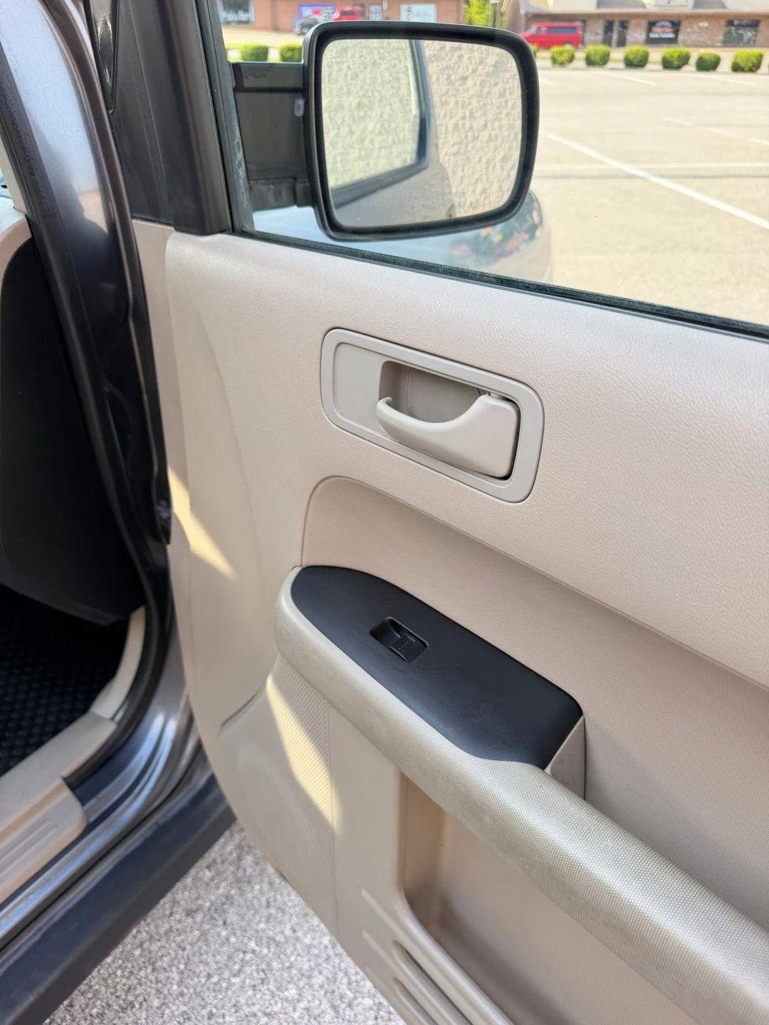 Honda Element 2WD 5dr Auto LX 2009