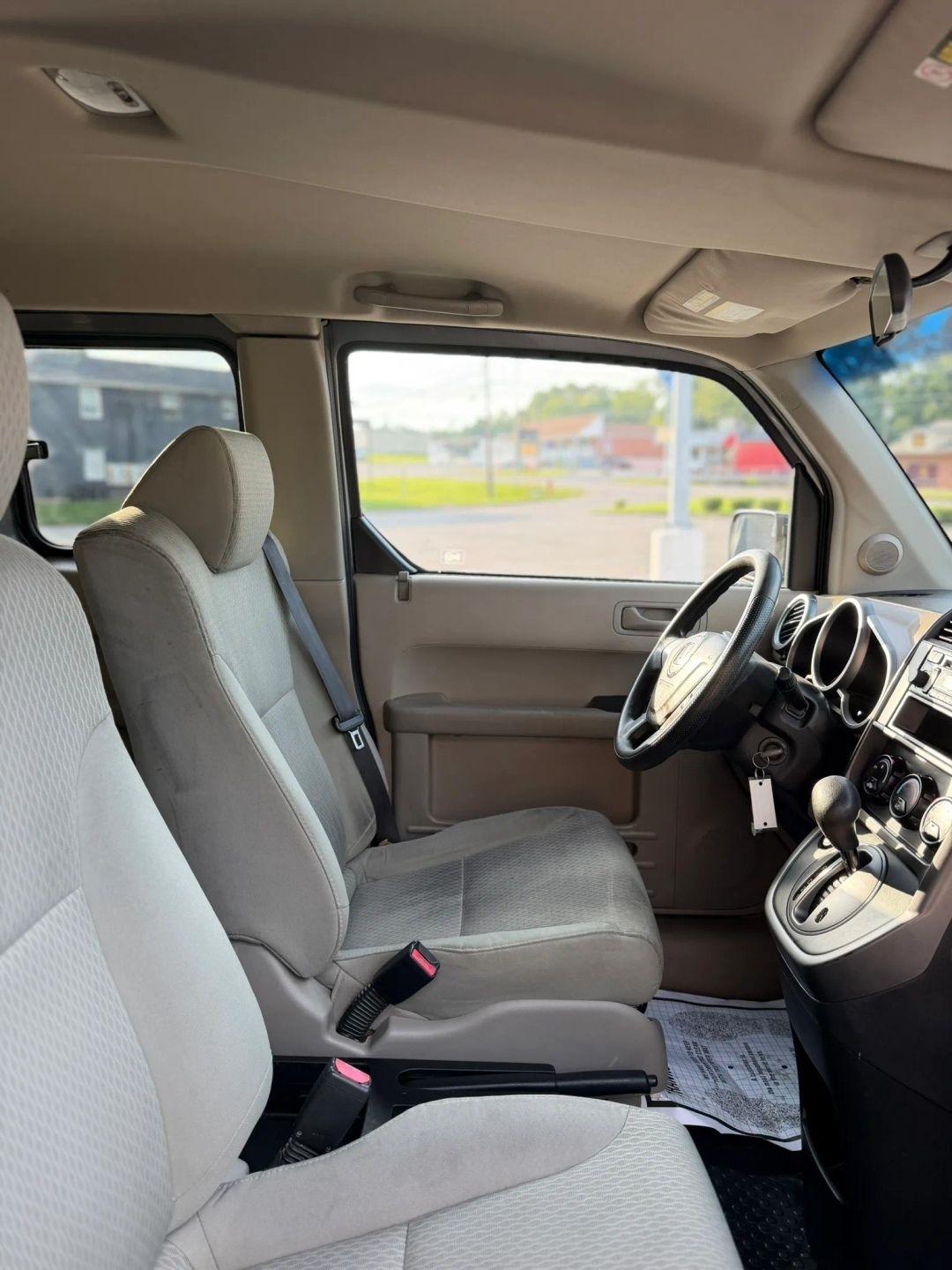Honda Element 2WD 5dr Auto LX 2009