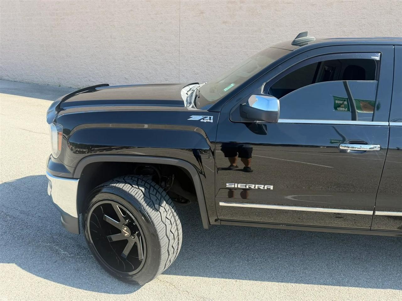 GMC Sierra 1500 4WD Crew Cab 143.5" SLT 2018