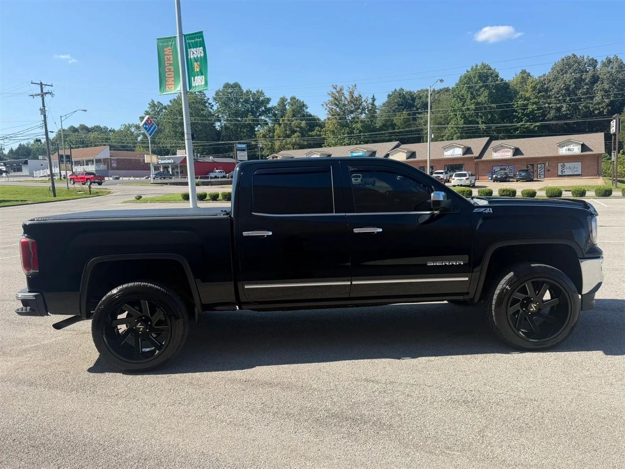 GMC Sierra 1500 4WD Crew Cab 143.5" SLT 2018