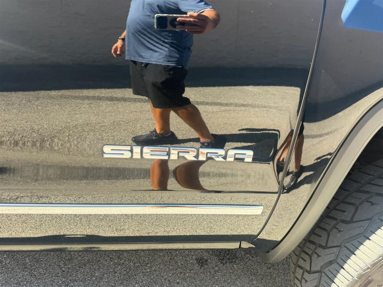 GMC Sierra 1500 4WD Crew Cab 143.5" SLT 2018