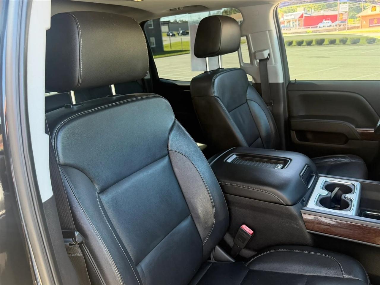 GMC Sierra 1500 4WD Crew Cab 143.5" SLT 2018