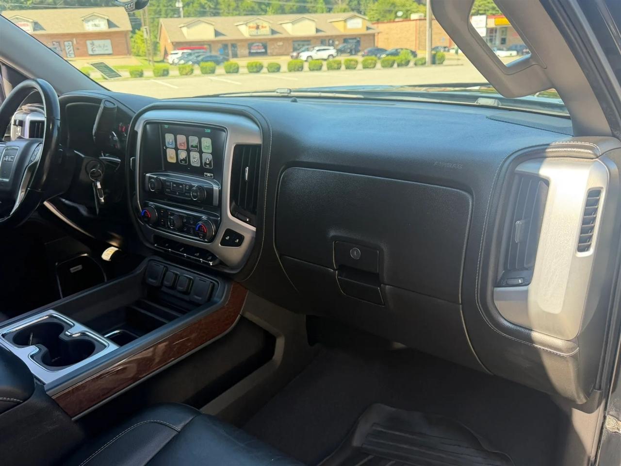 GMC Sierra 1500 4WD Crew Cab 143.5" SLT 2018