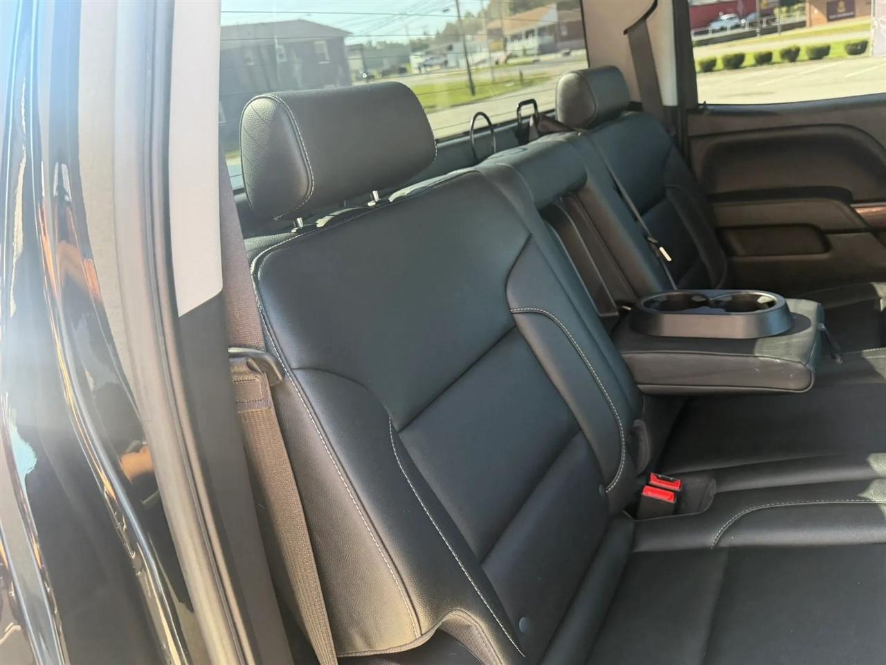 GMC Sierra 1500 4WD Crew Cab 143.5" SLT 2018