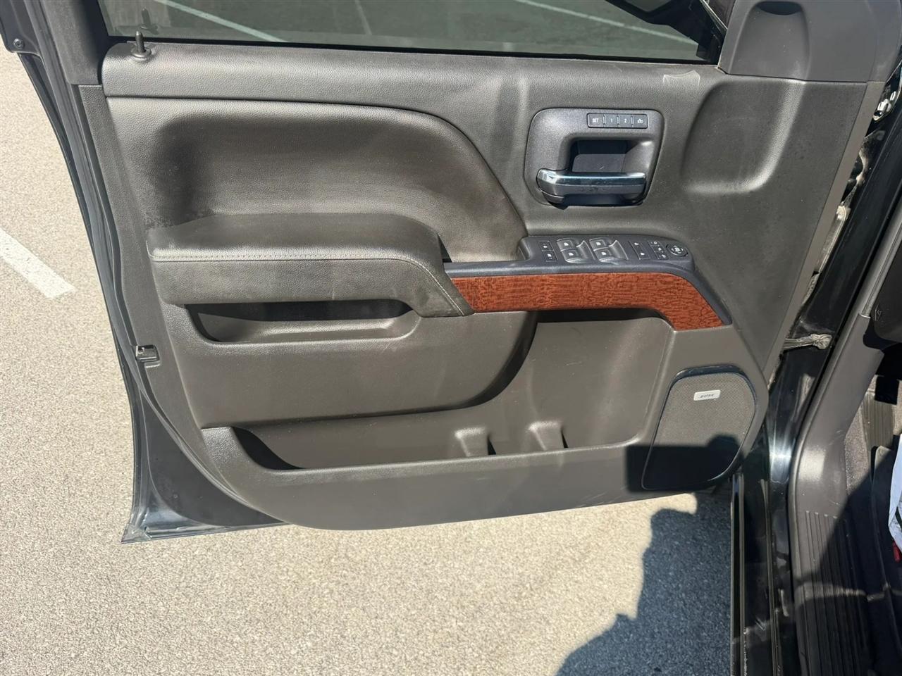GMC Sierra 1500 4WD Crew Cab 143.5" SLT 2018