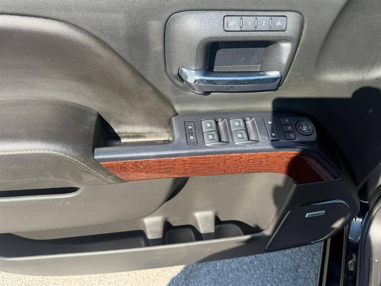 GMC Sierra 1500 4WD Crew Cab 143.5" SLT 2018