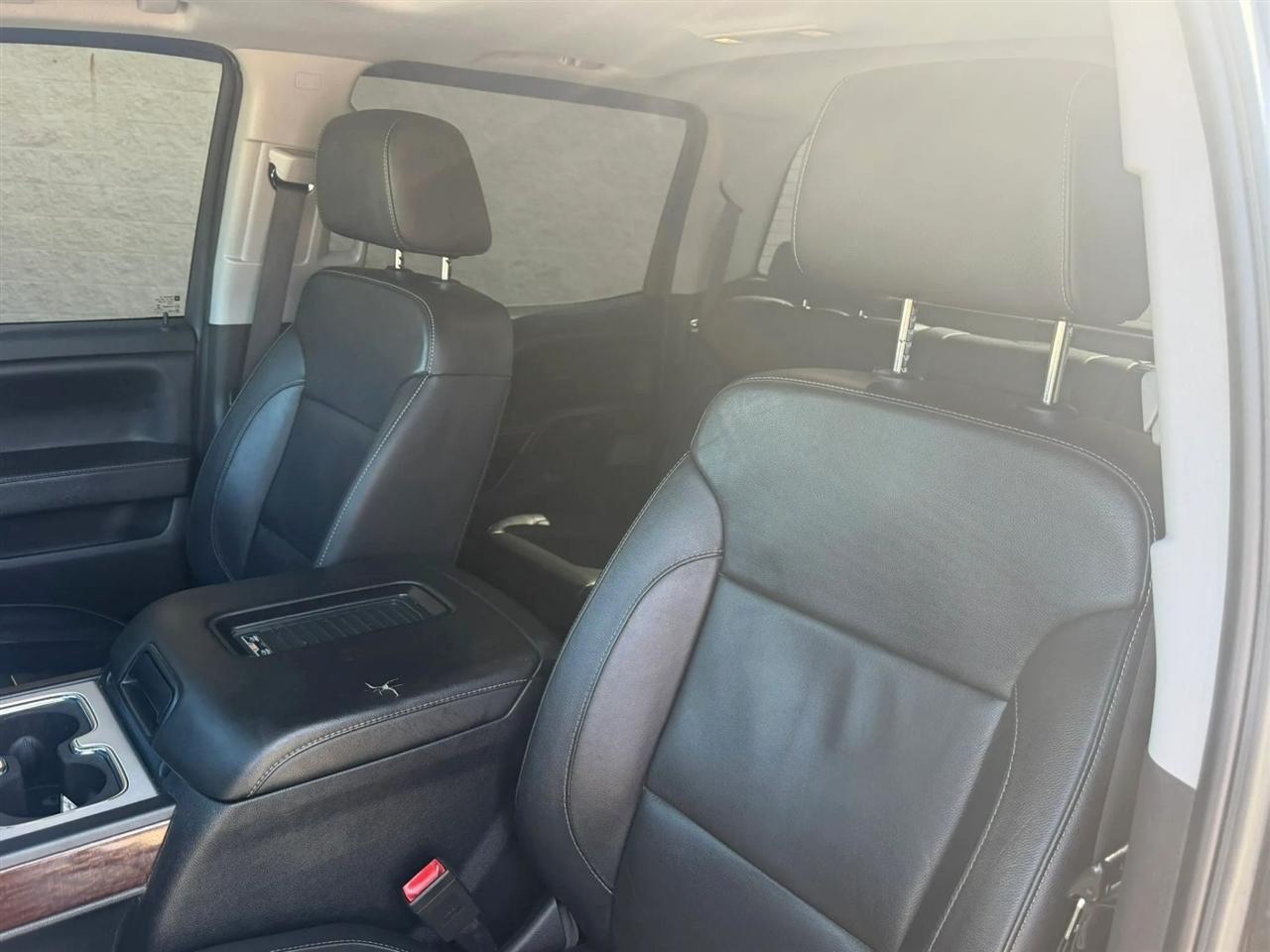 GMC Sierra 1500 4WD Crew Cab 143.5" SLT 2018