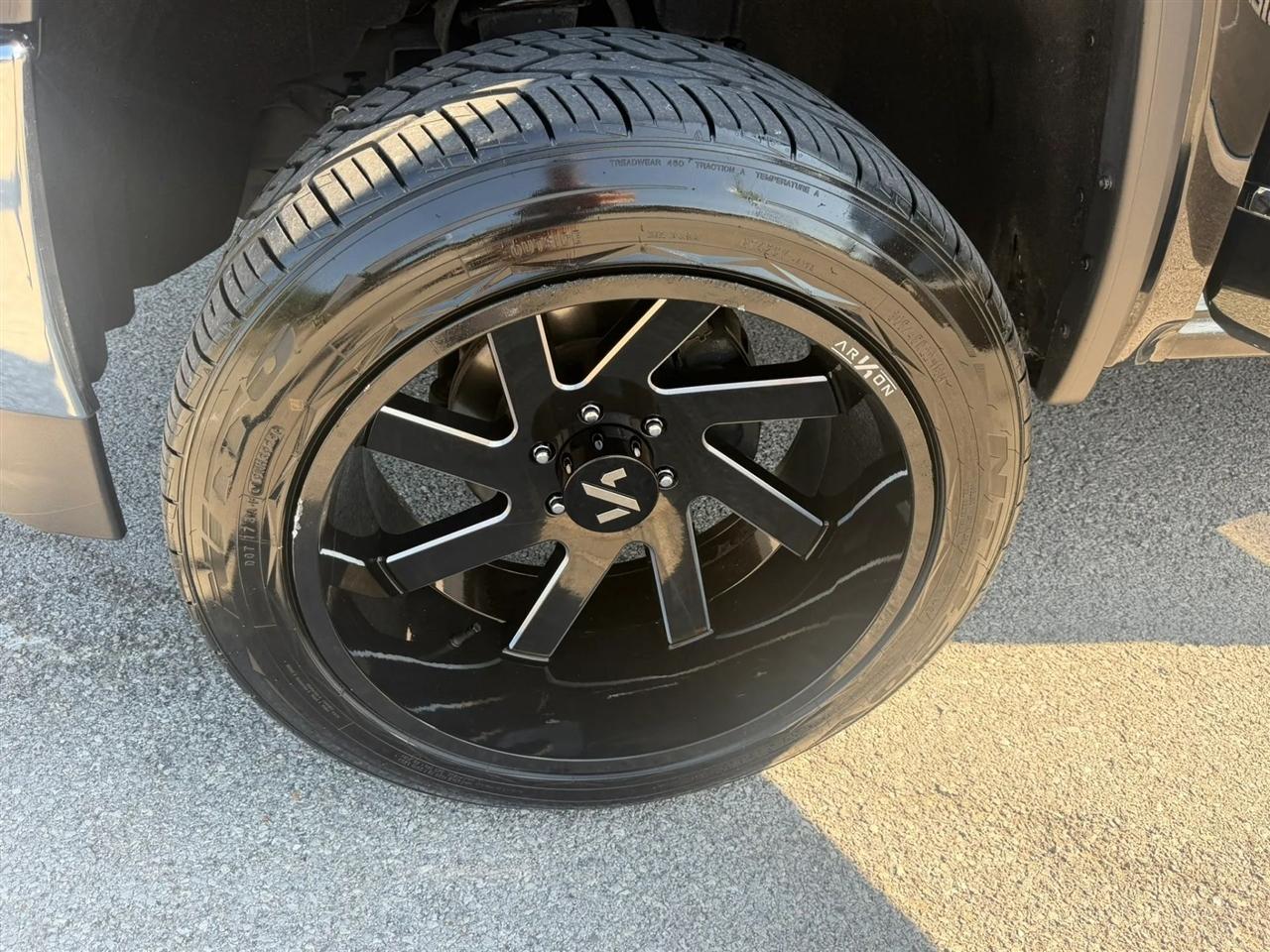 GMC Sierra 1500 4WD Crew Cab 143.5" SLT 2018