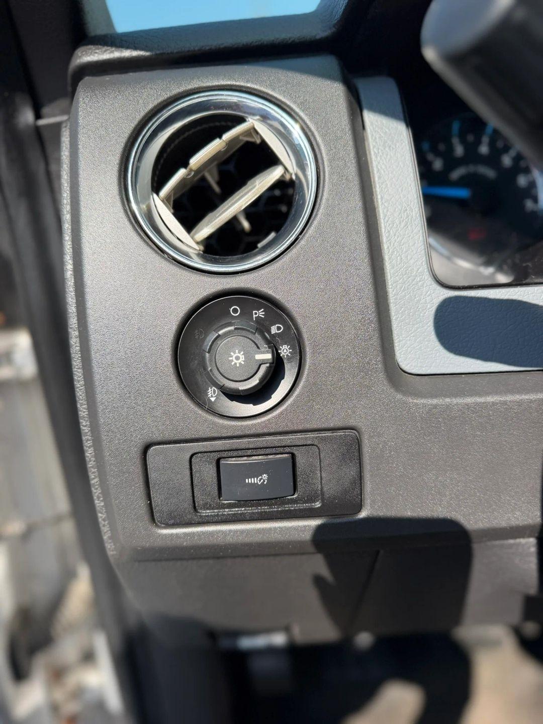 Ford F-150 4WD SuperCrew 145" King Ranch 2013