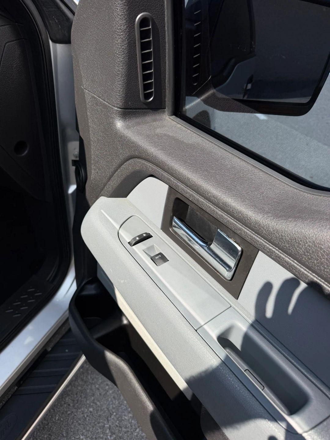 Ford F-150 4WD SuperCrew 145" King Ranch 2013