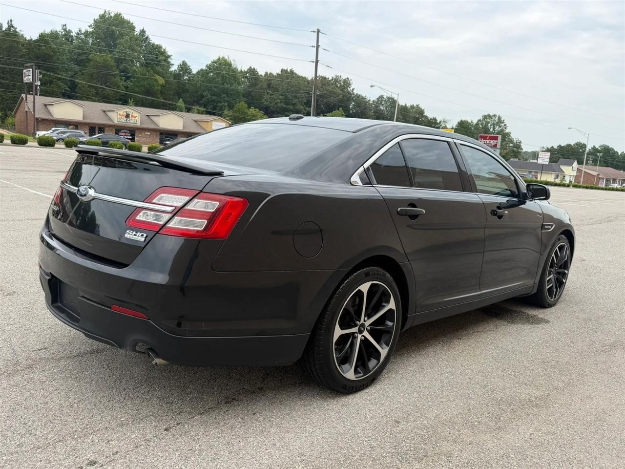 Ford Taurus 4dr Sdn SHO AWD 2014