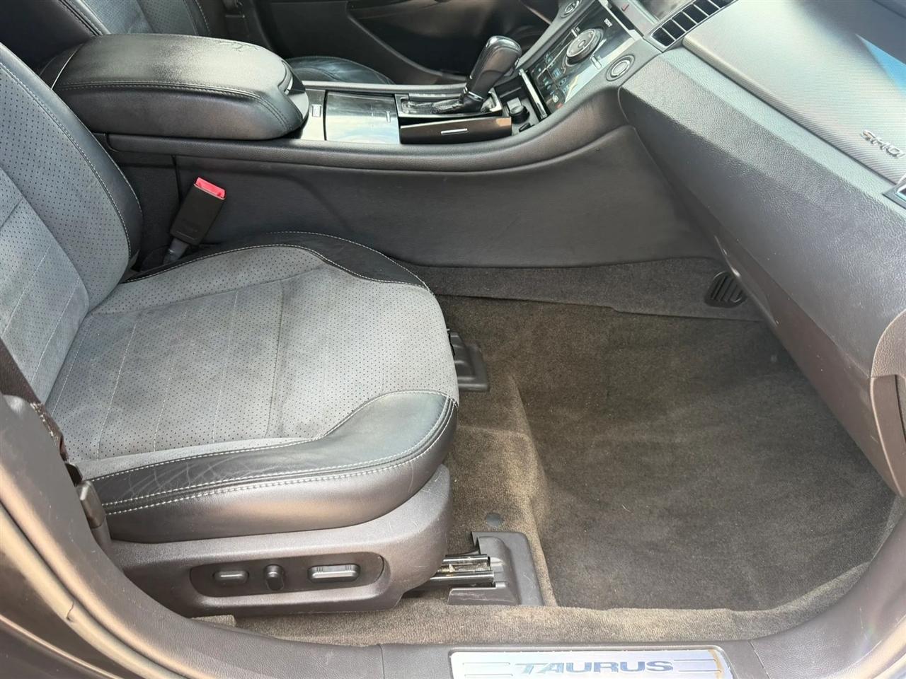Ford Taurus 4dr Sdn SHO AWD 2014