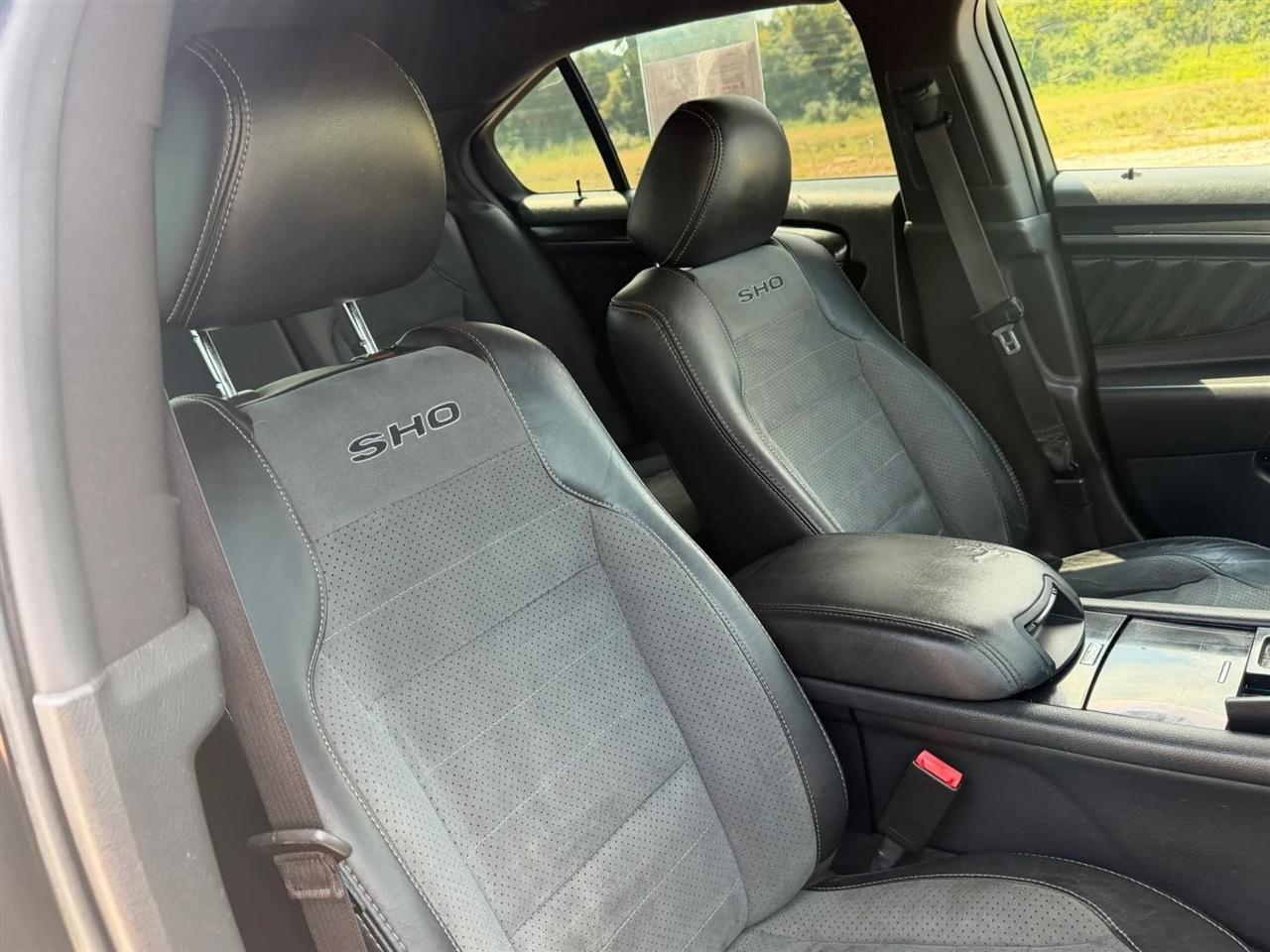 Ford Taurus 4dr Sdn SHO AWD 2014