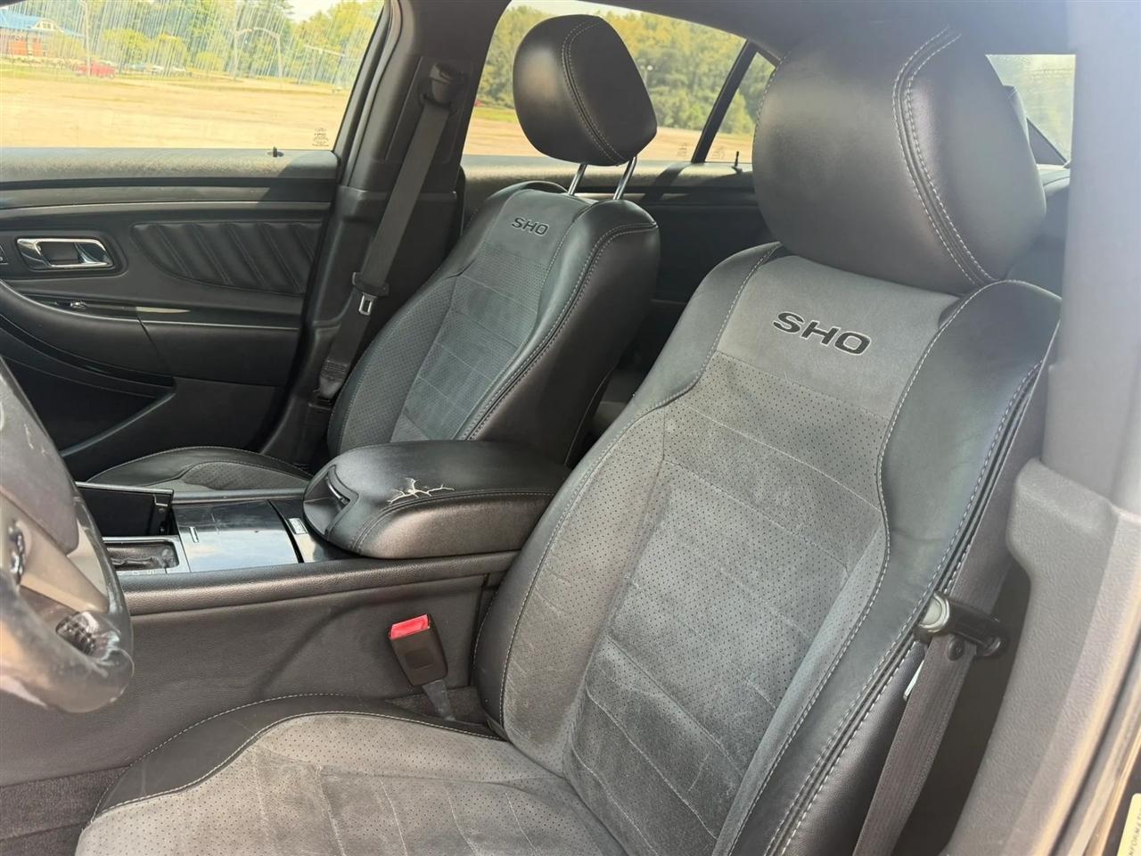 Ford Taurus 4dr Sdn SHO AWD 2014