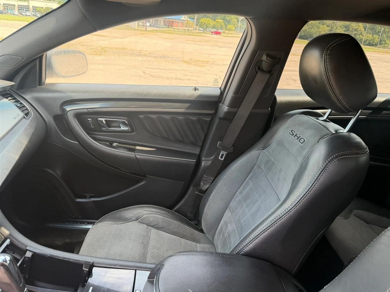 Ford Taurus 4dr Sdn SHO AWD 2014
