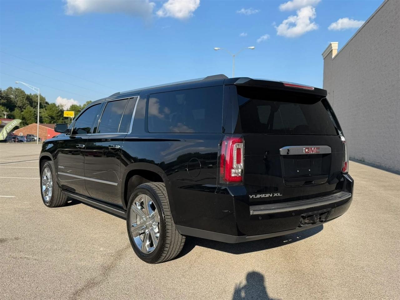 GMC Yukon XL 4WD 4dr Denali 2016