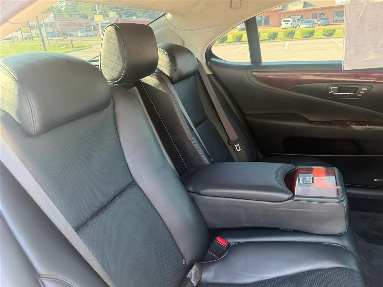 Lexus LS 460 4dr Sdn LWB 2008