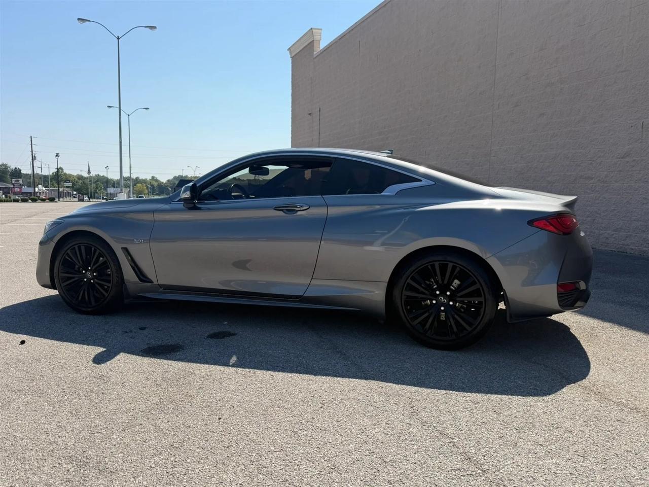 Infiniti Q60 3.0t LUXE RWD 2020