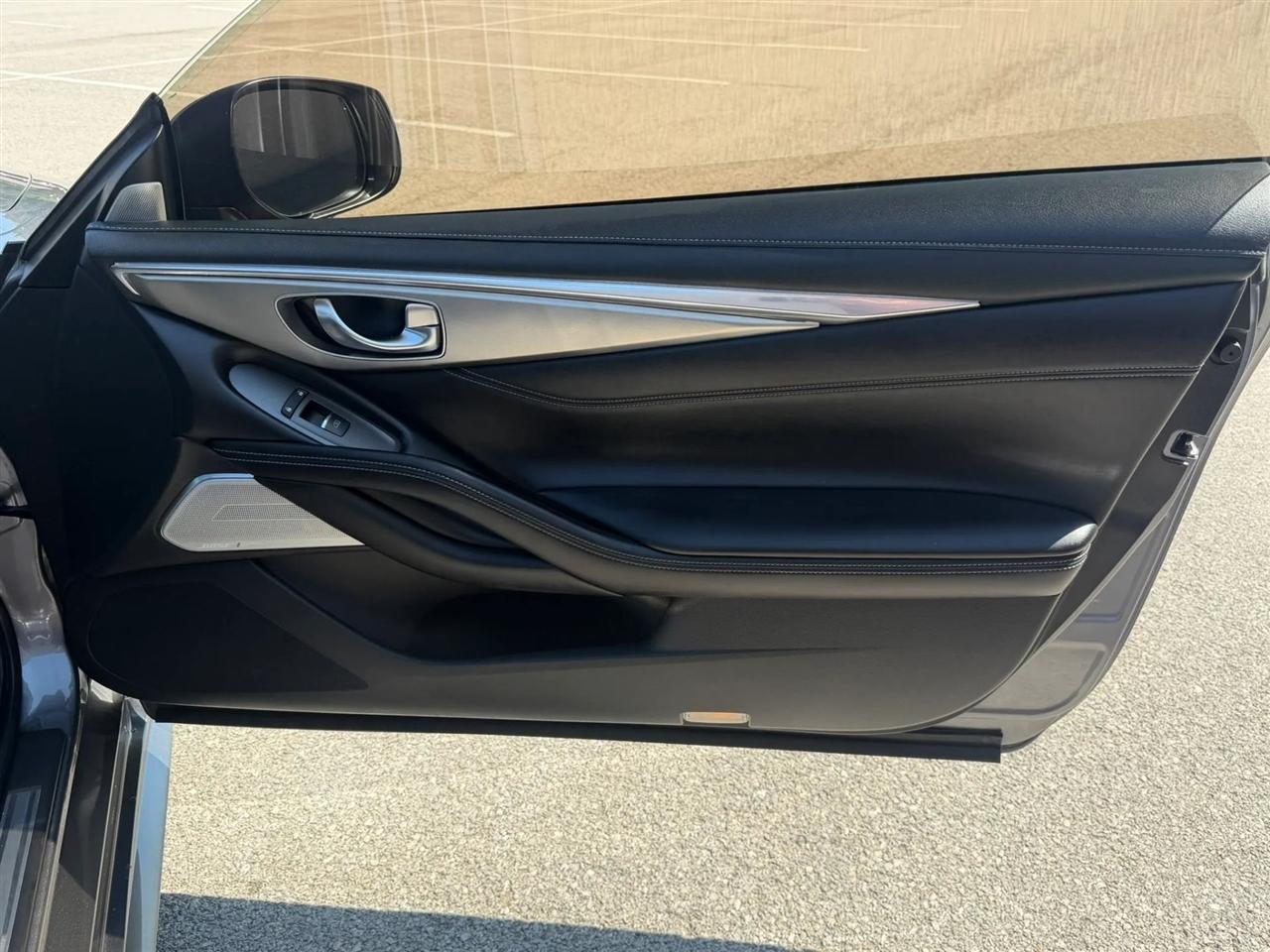 Infiniti Q60 3.0t LUXE RWD 2020