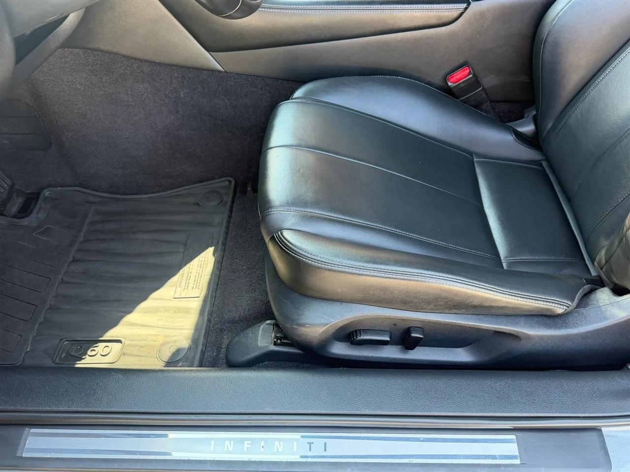 Infiniti Q60 3.0t LUXE RWD 2020