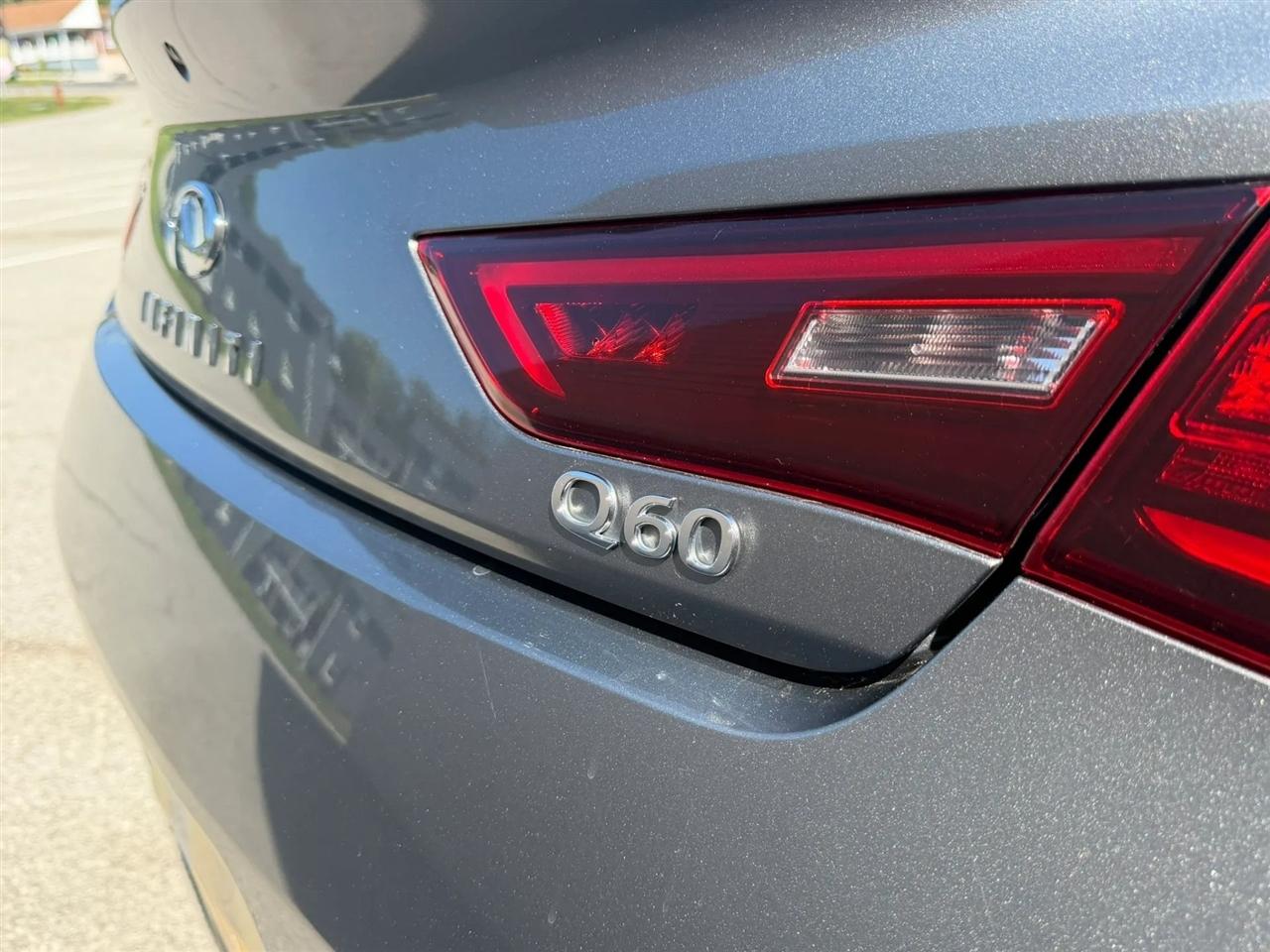 Infiniti Q60 3.0t LUXE RWD 2020