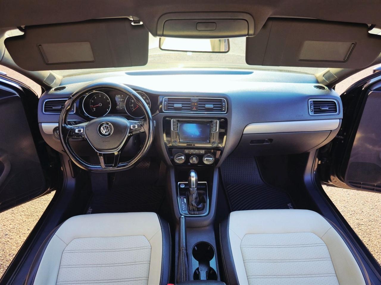 Volkswagen Jetta Sedan 4dr Auto 1.8T Sport PZEV 2016