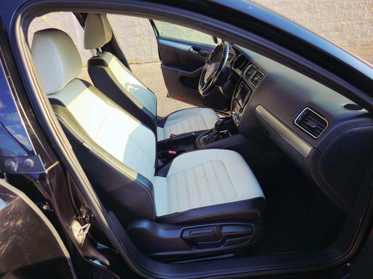 Volkswagen Jetta Sedan 4dr Auto 1.8T Sport PZEV 2016