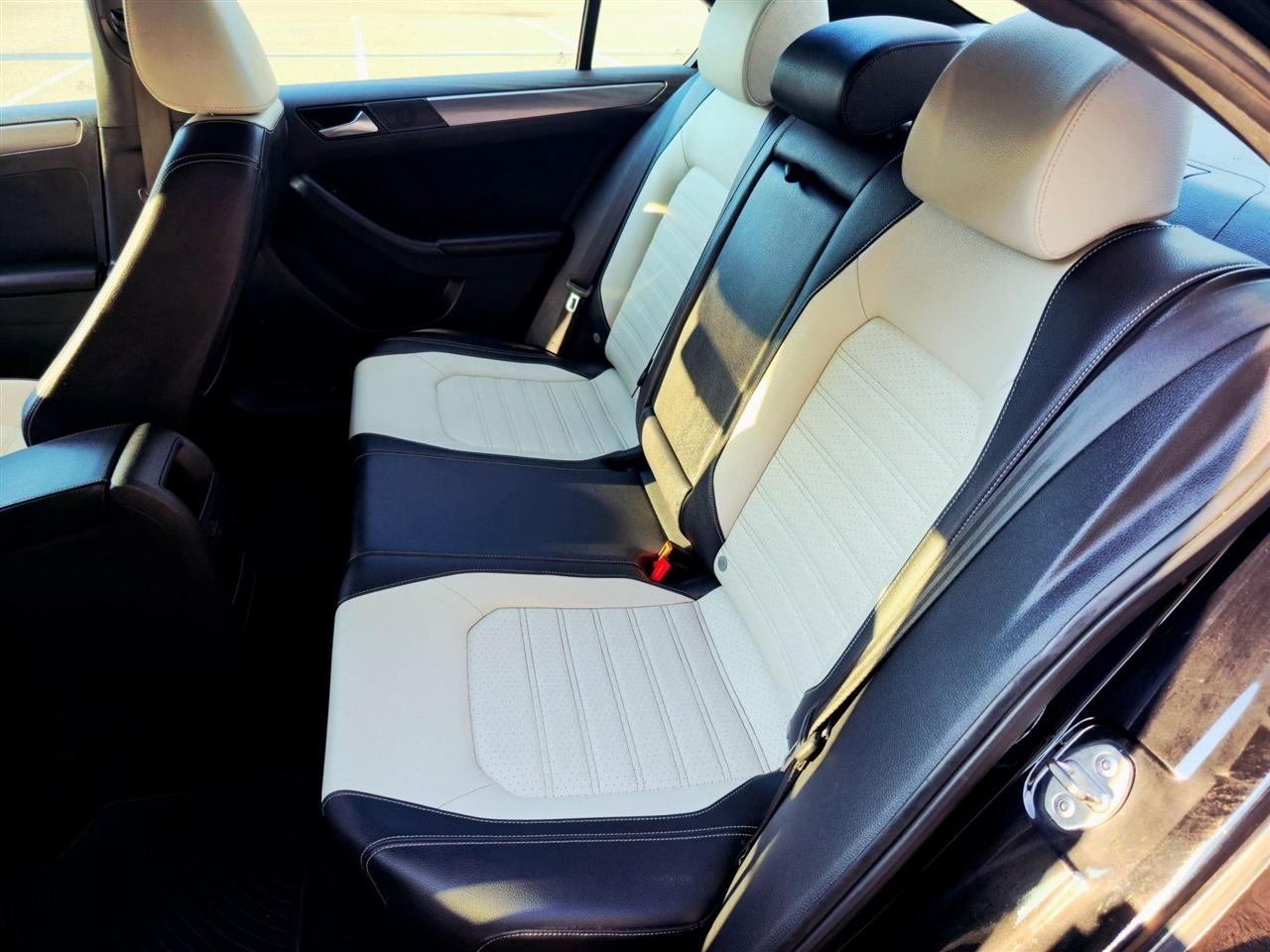 Volkswagen Jetta Sedan 4dr Auto 1.8T Sport PZEV 2016