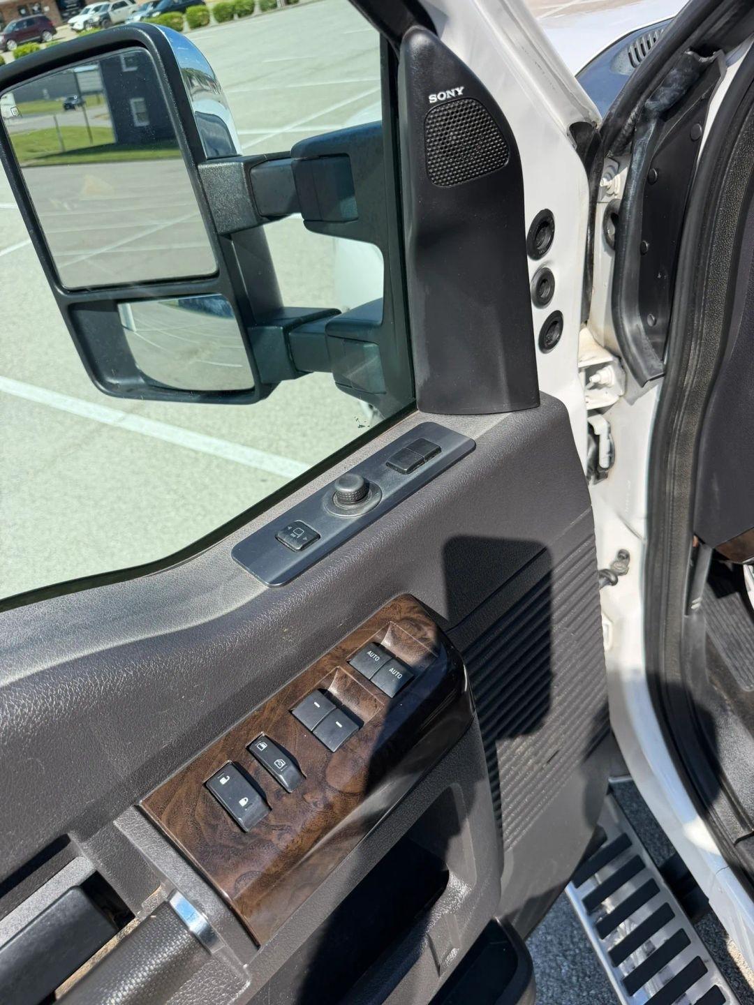Ford Super Duty F-250 SRW 4WD Crew Cab 172" Platinum 2016