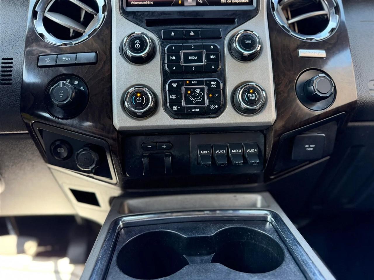 Ford Super Duty F-250 SRW 4WD Crew Cab 172" Platinum 2016