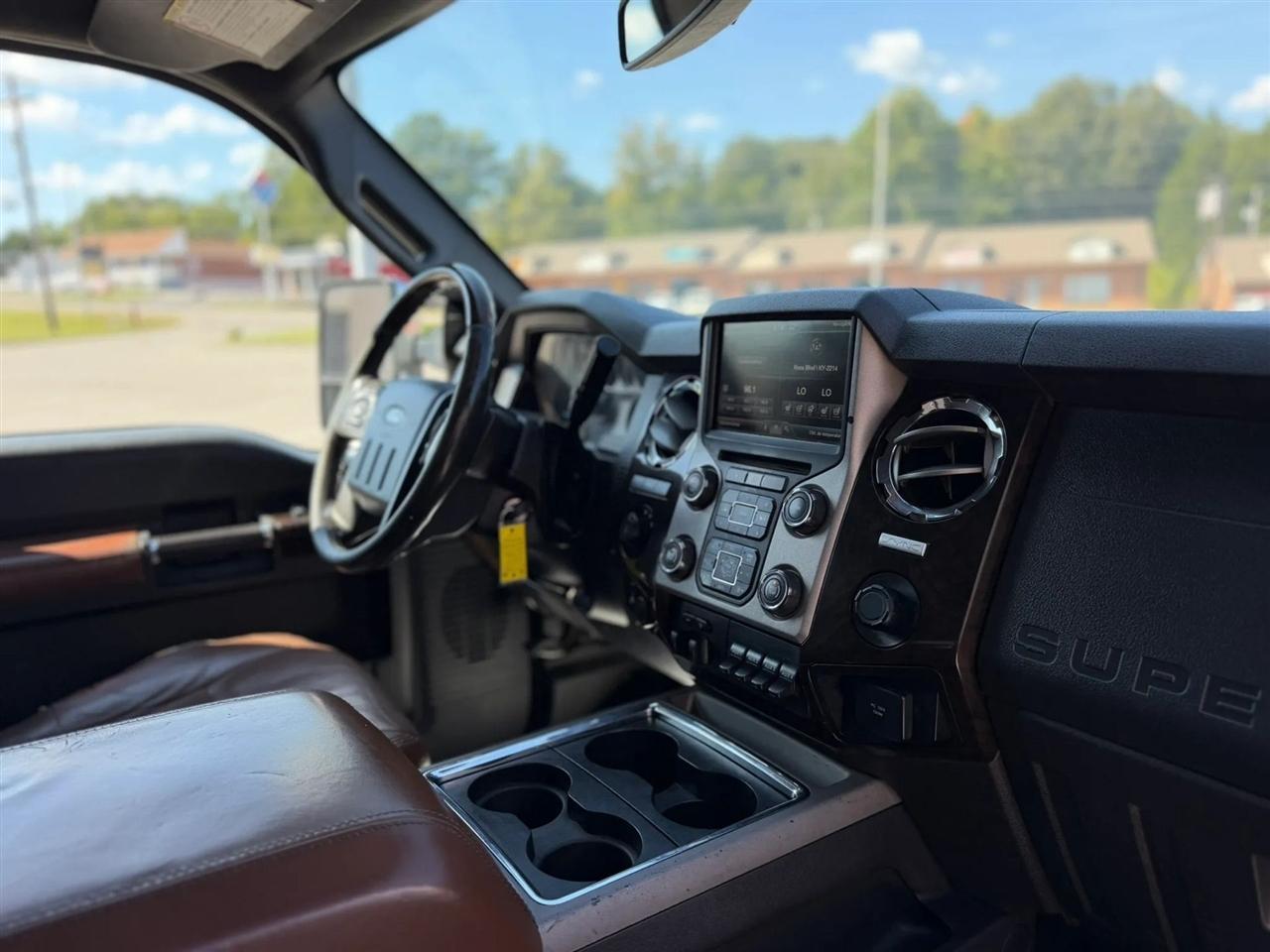 Ford Super Duty F-250 SRW 4WD Crew Cab 172" Platinum 2016