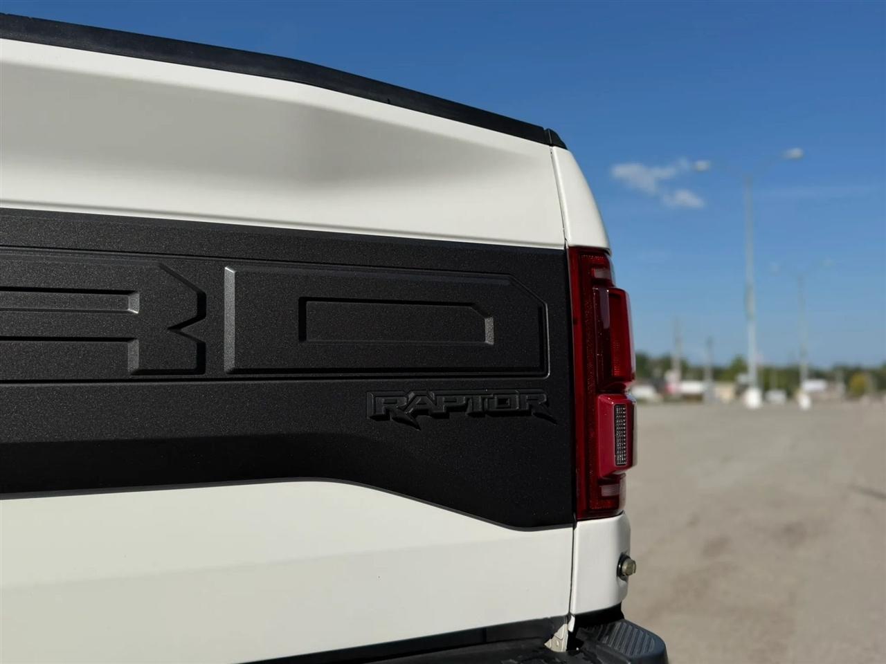 Ford F-150 Raptor 4WD SuperCrew 5.5' Box 2017