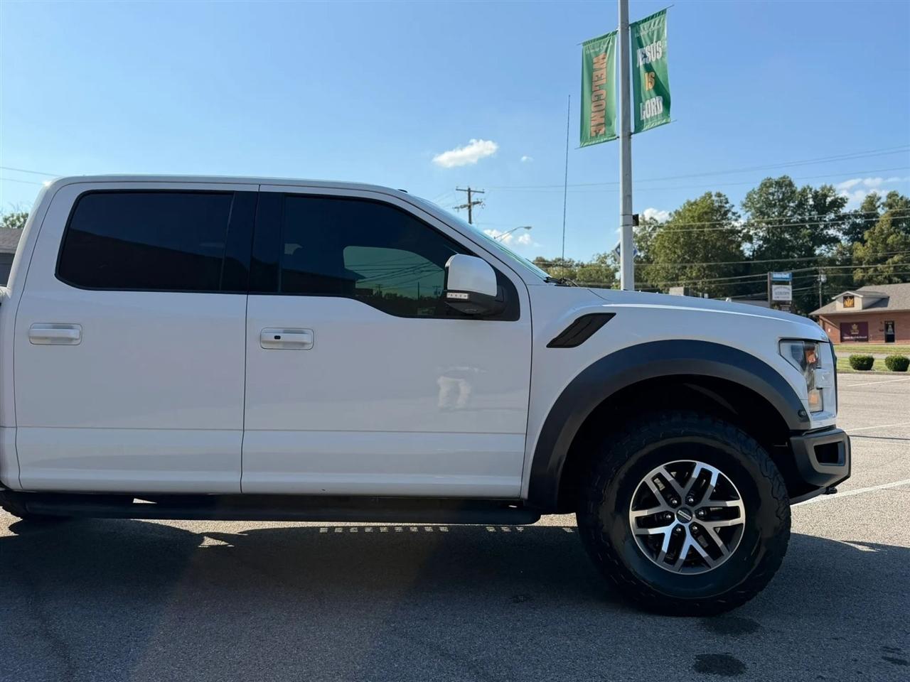 Ford F-150 Raptor 4WD SuperCrew 5.5' Box 2017
