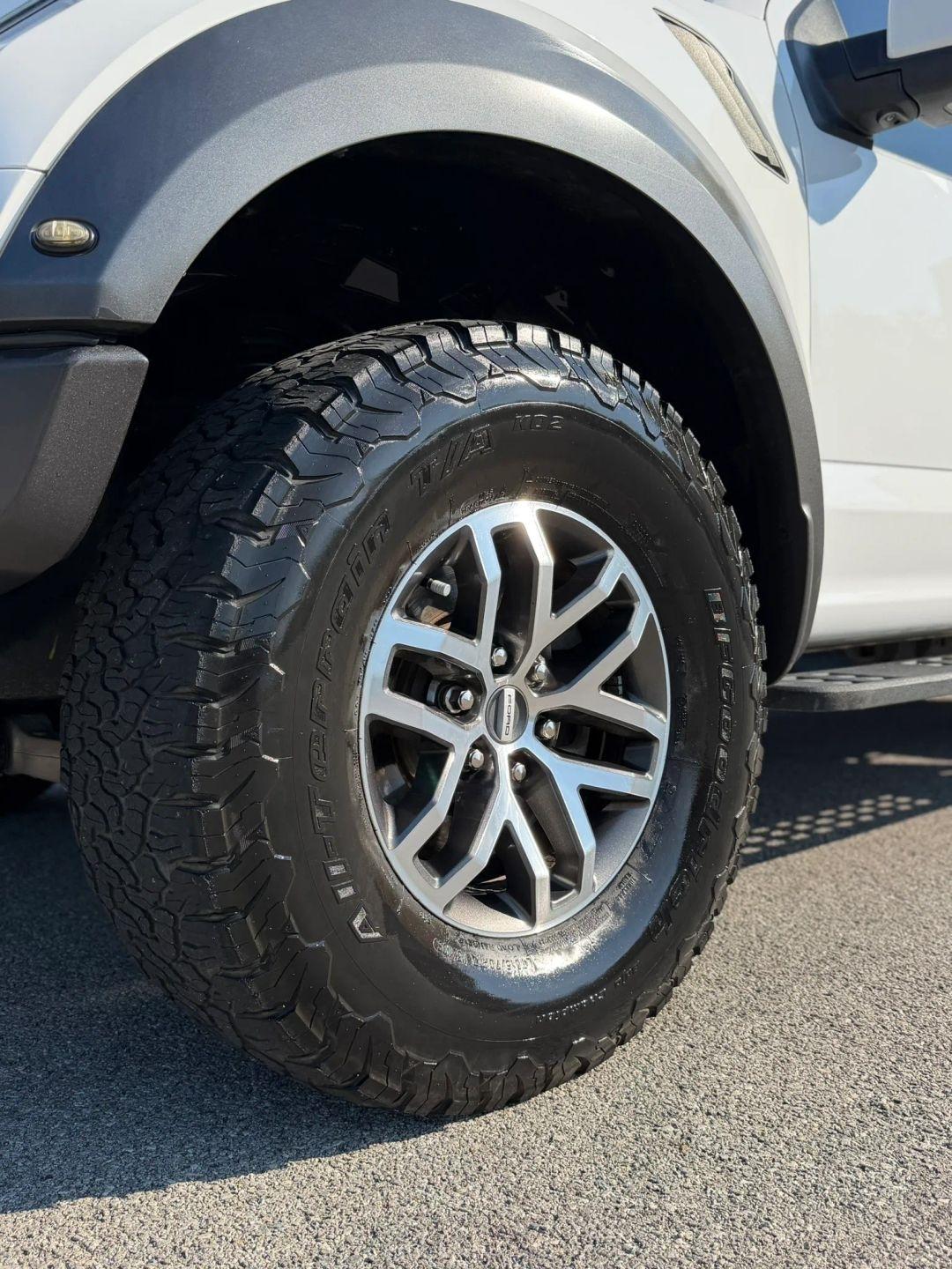 Ford F-150 Raptor 4WD SuperCrew 5.5' Box 2017