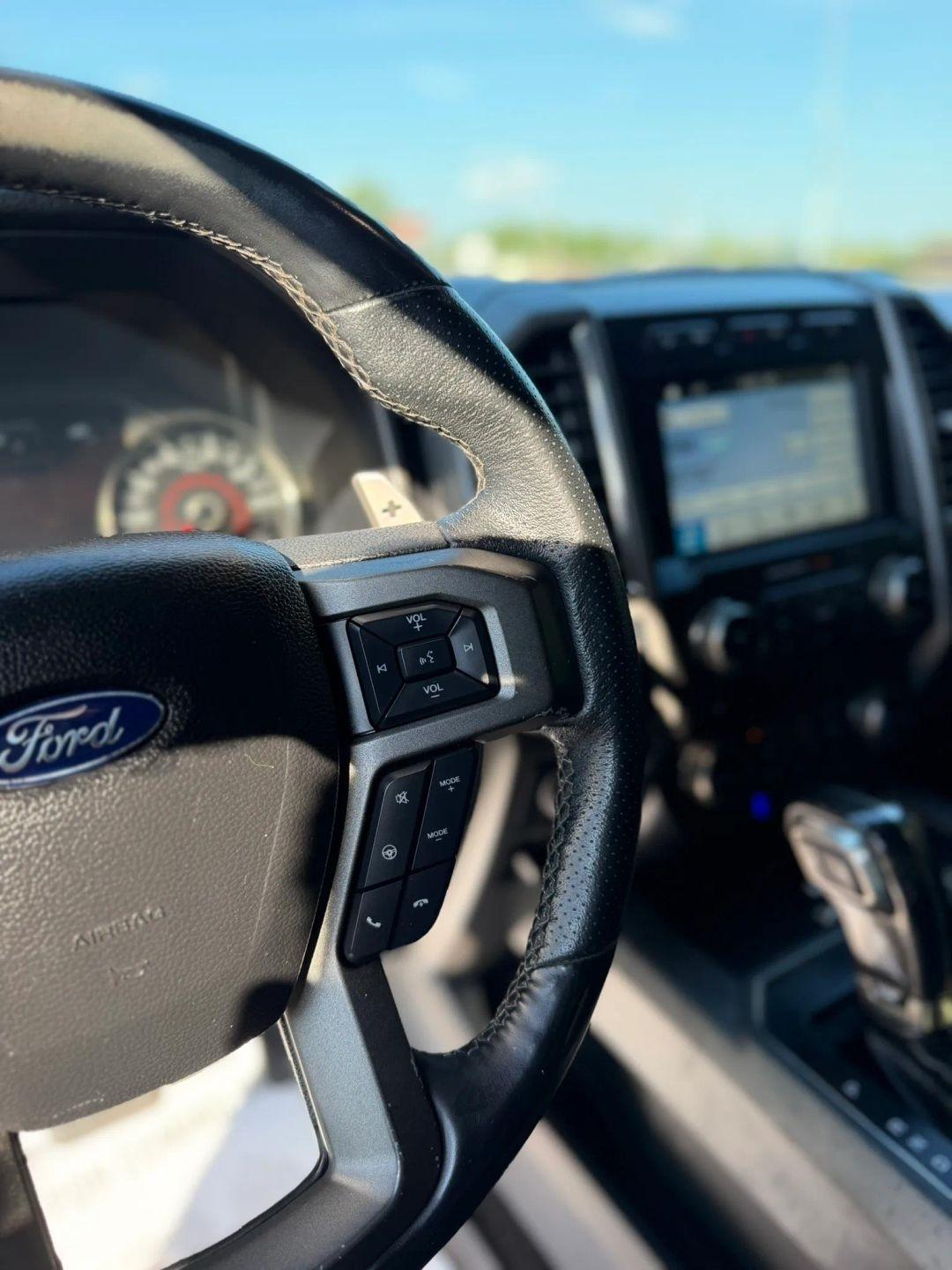 Ford F-150 Raptor 4WD SuperCrew 5.5' Box 2017