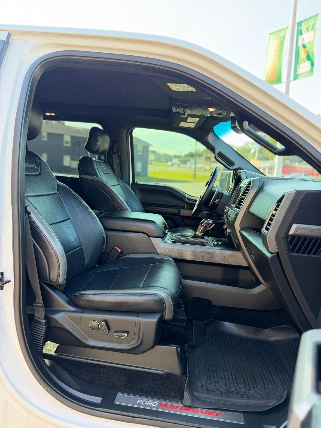 Ford F-150 Raptor 4WD SuperCrew 5.5' Box 2017